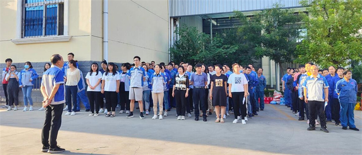 隨著中秋節(jié)的日益臨近，為讓員工度過(guò)一個(gè)祥和、快樂(lè)的中秋佳節(jié)，9月6日下午，山東金格瑞又提前為員工發(fā)中秋節(jié)福利啦！